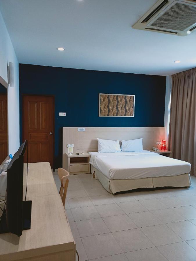 Golden View Serviced Apartments Tanjung Tokong Exteriör bild