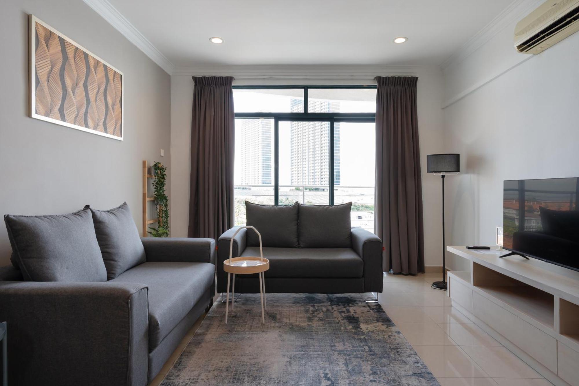Golden View Serviced Apartments Tanjung Tokong Exteriör bild
