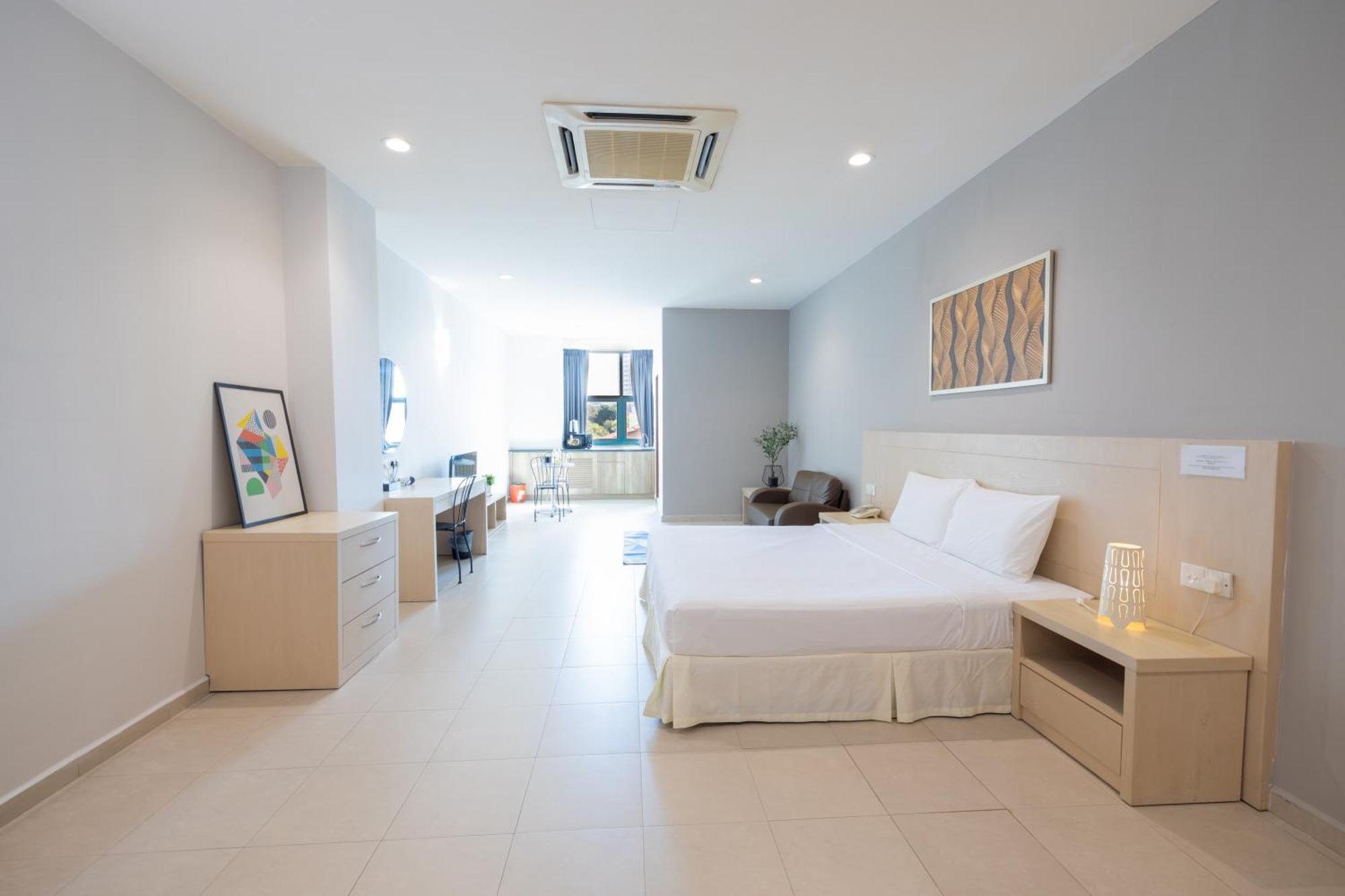 Golden View Serviced Apartments Tanjung Tokong Exteriör bild