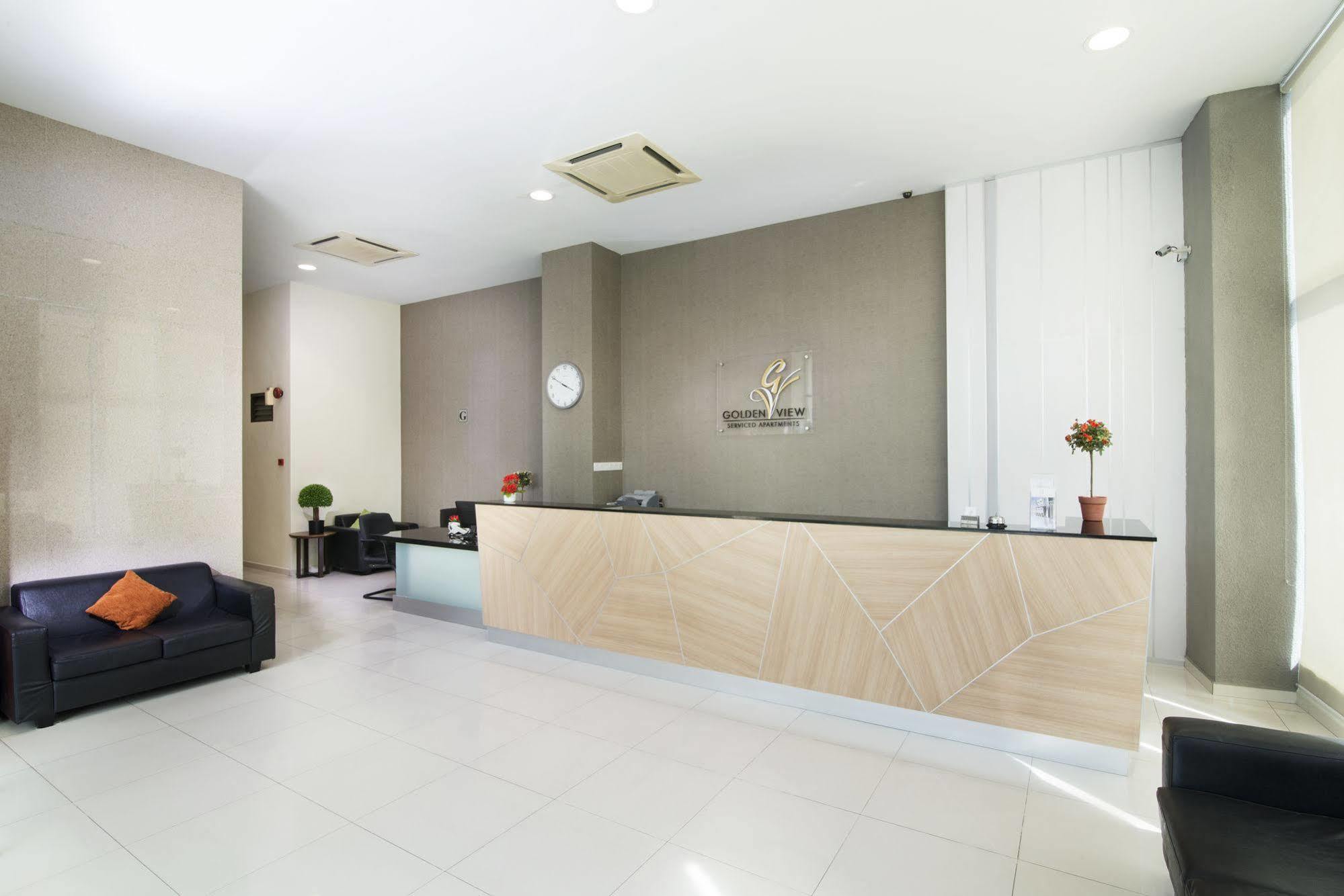 Golden View Serviced Apartments Tanjung Tokong Exteriör bild