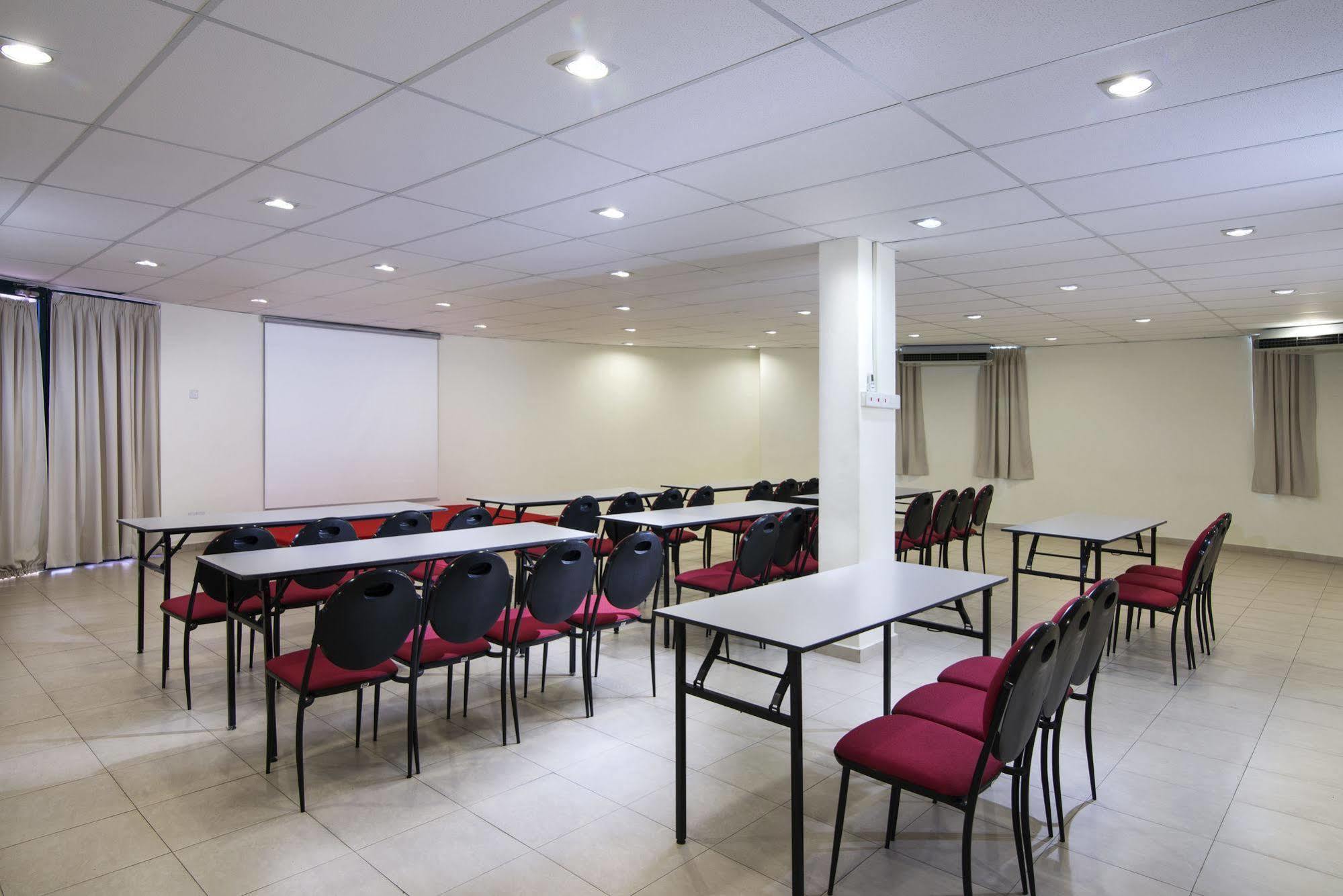 Golden View Serviced Apartments Tanjung Tokong Exteriör bild