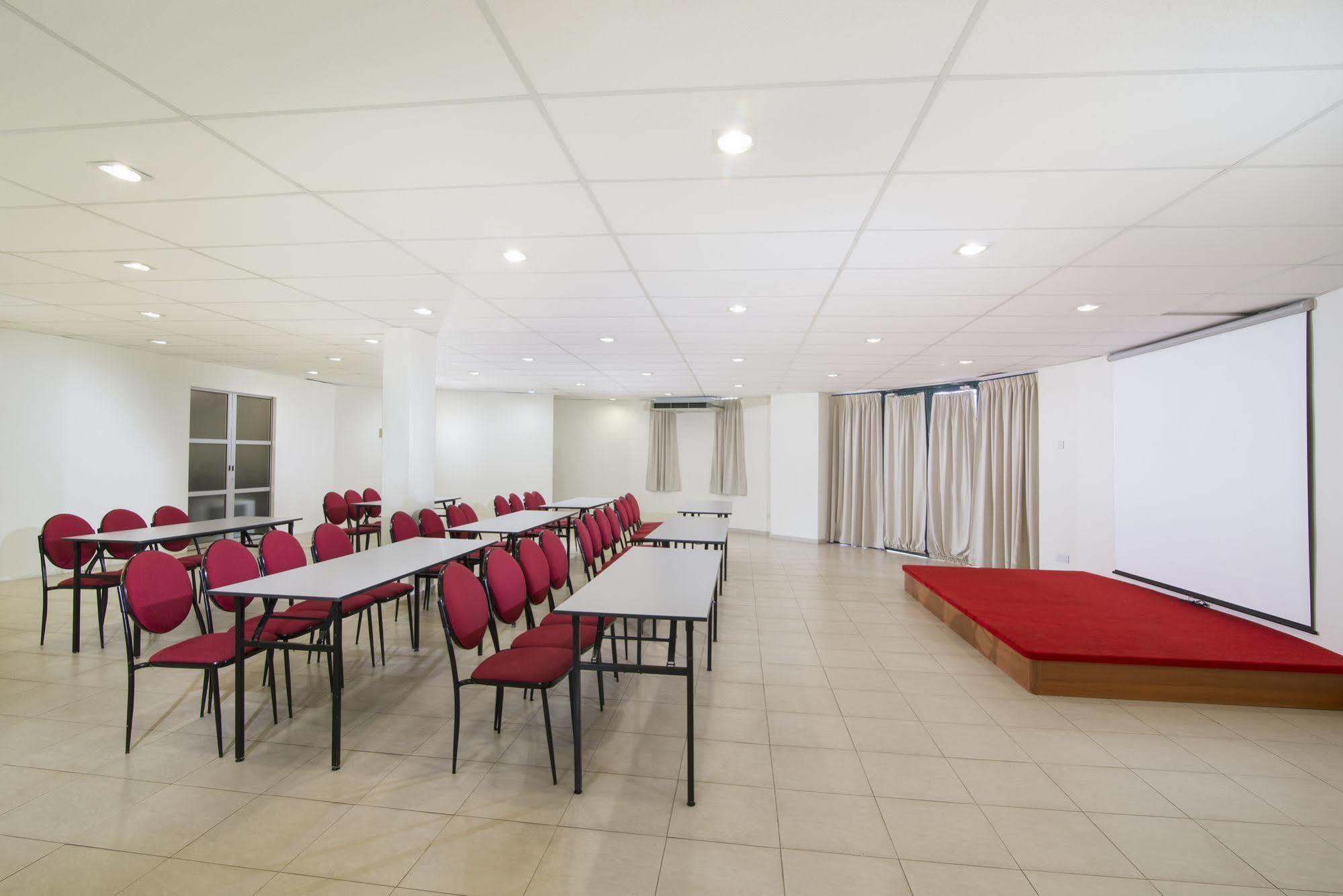 Golden View Serviced Apartments Tanjung Tokong Exteriör bild
