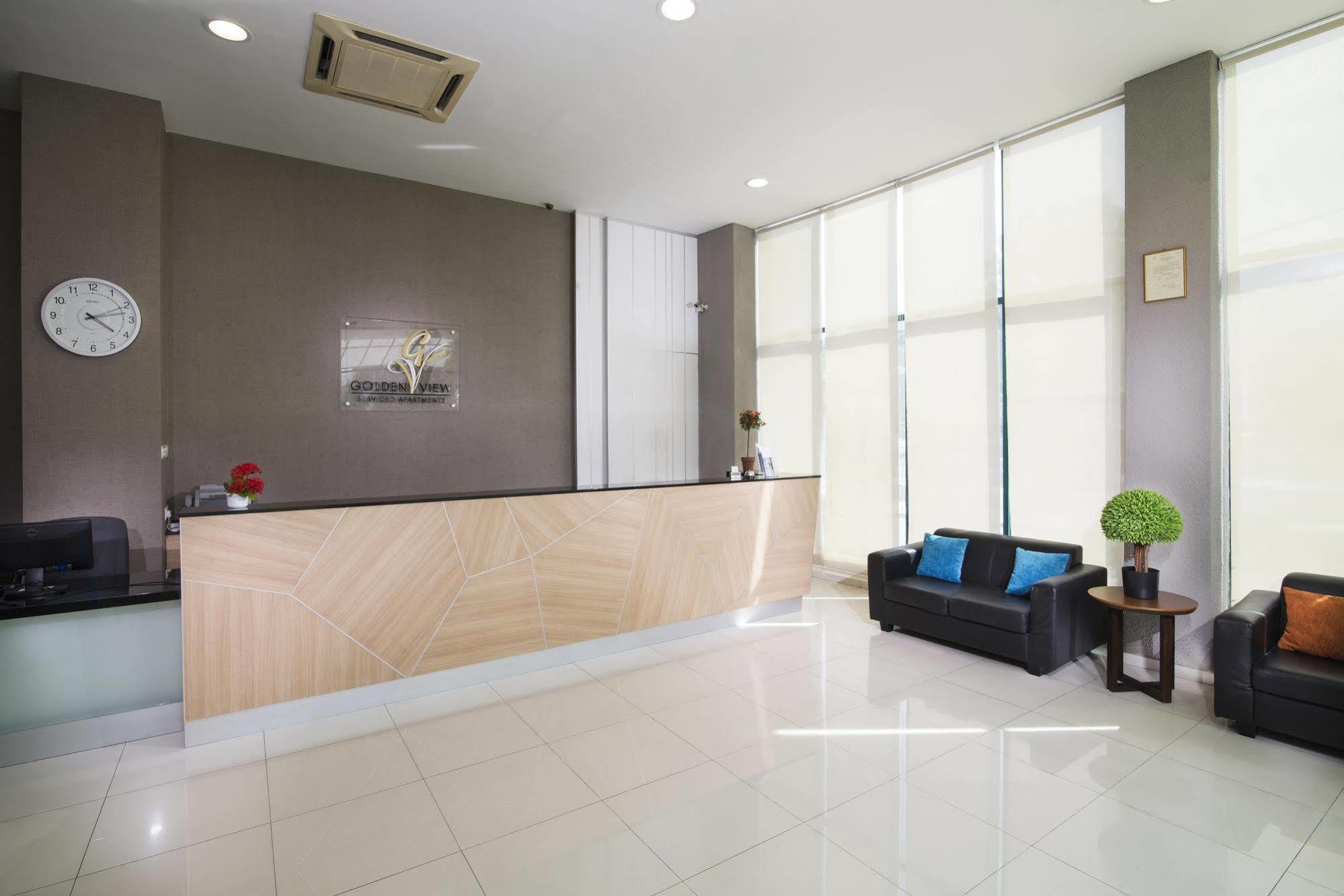 Golden View Serviced Apartments Tanjung Tokong Exteriör bild